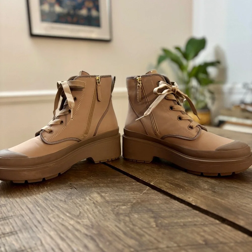 Kate Spade NY Walk It Out Platform Heel Combat Boots‎ in Taupe/Tan Size 9 / 3.5